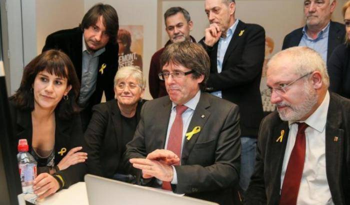 Catalogna in rivolta dentro un’Europa incapace. E con il fantasma di Franco